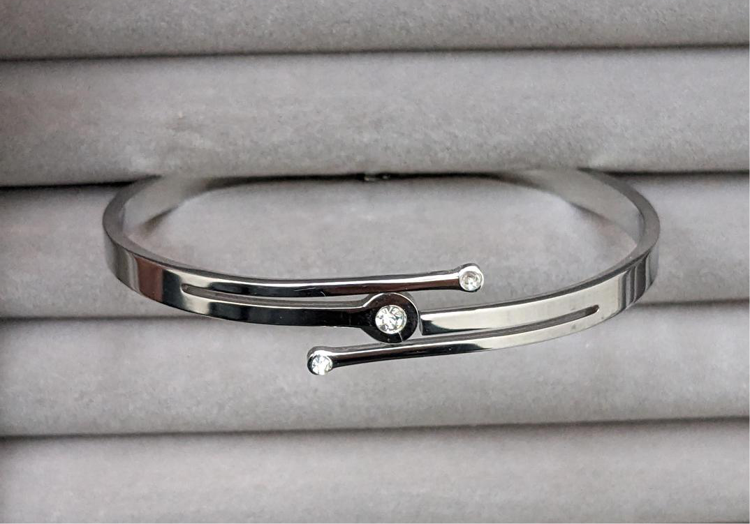 1 Pc Silver Plated Rhinestone Kara Bangle